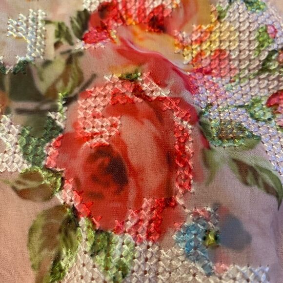 Hemant& Nandita rose floral embroidered top, XS - Picture 14 of 16